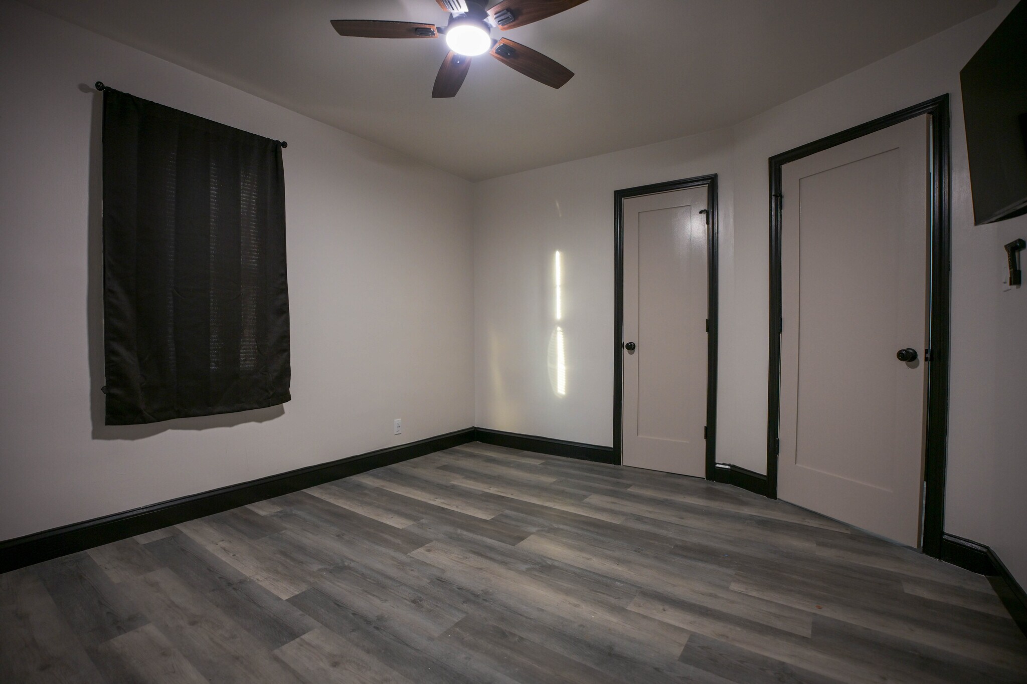 Building Photo - 111 E Garwood Ave