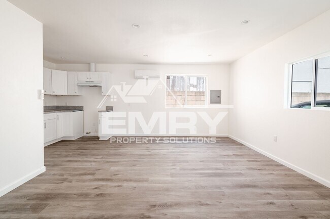 Building Photo - 3848 W 105th St