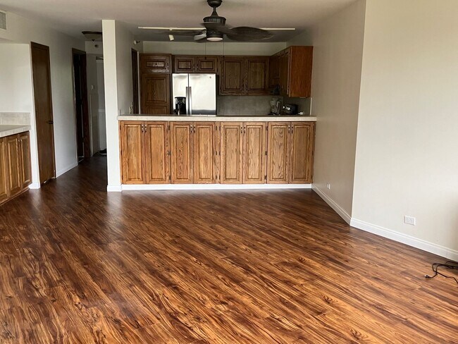 Building Photo - Commodore Condo Hawaii Kai