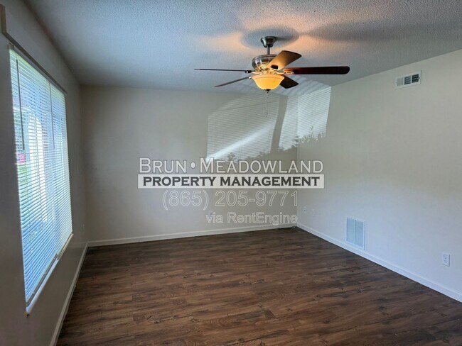 Building Photo - 1811 Meadowland Ln