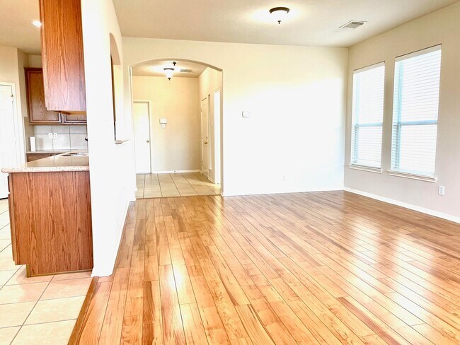 Building Photo - 14555 Gleaming Rose Dr