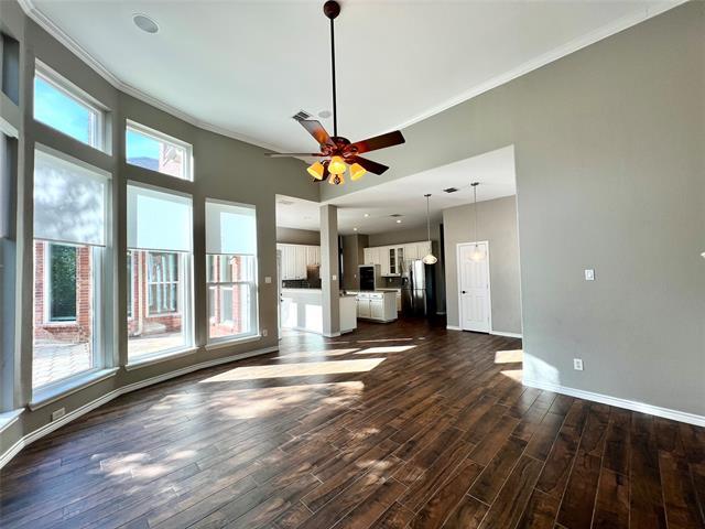 Building Photo - 615 Fallbrook Dr