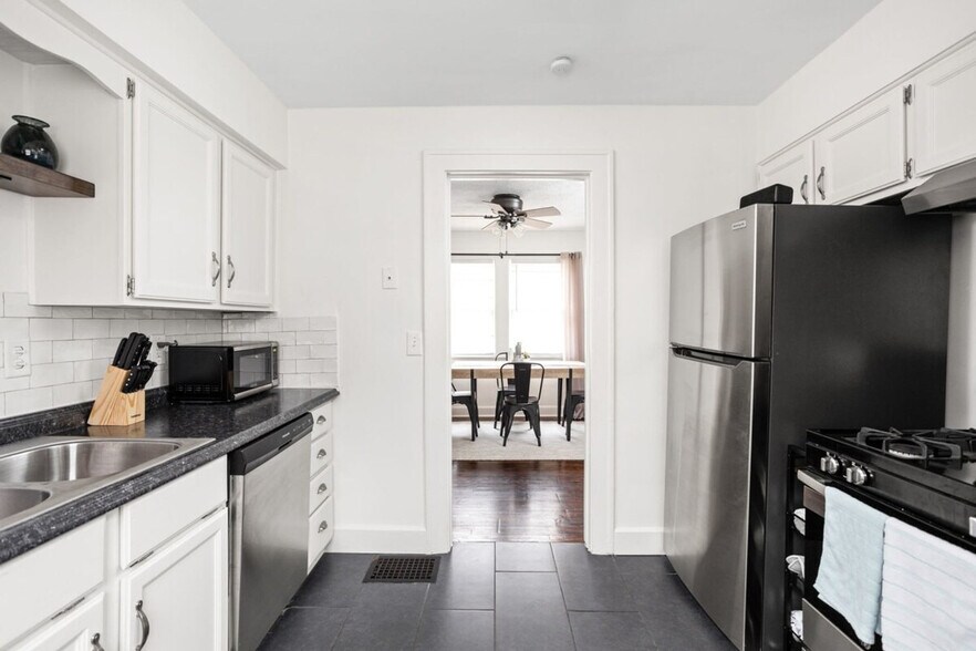 Building Photo - 6115 Ralston Ave