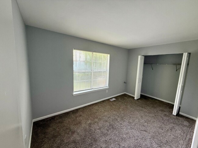 Building Photo - Move-In Ready 2BR Home Near Coast Guard Base!