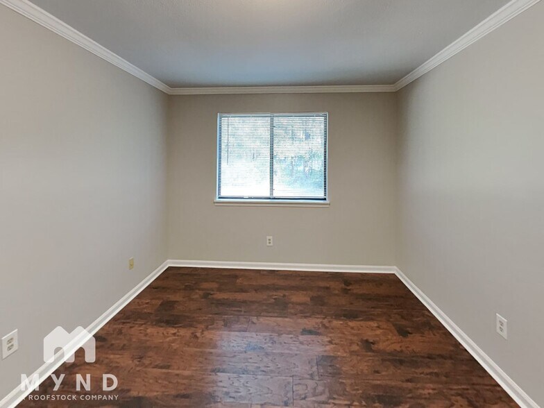 Building Photo - 4320 Walnut Bend
