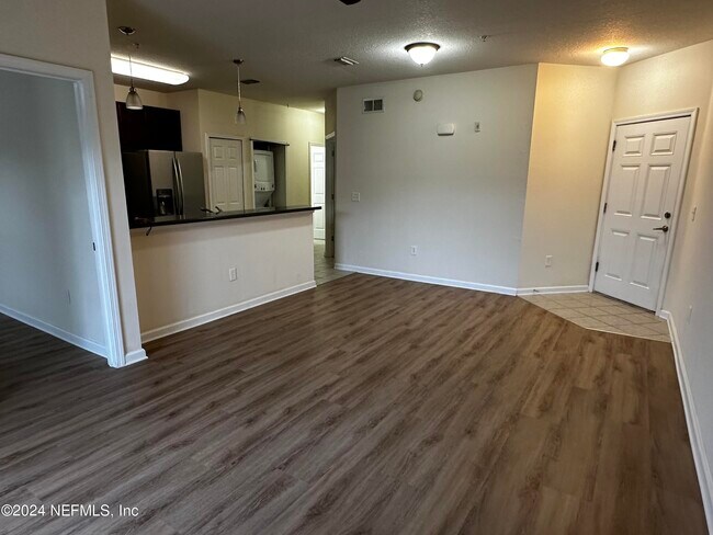 Building Photo - 4920 Key Lime Dr