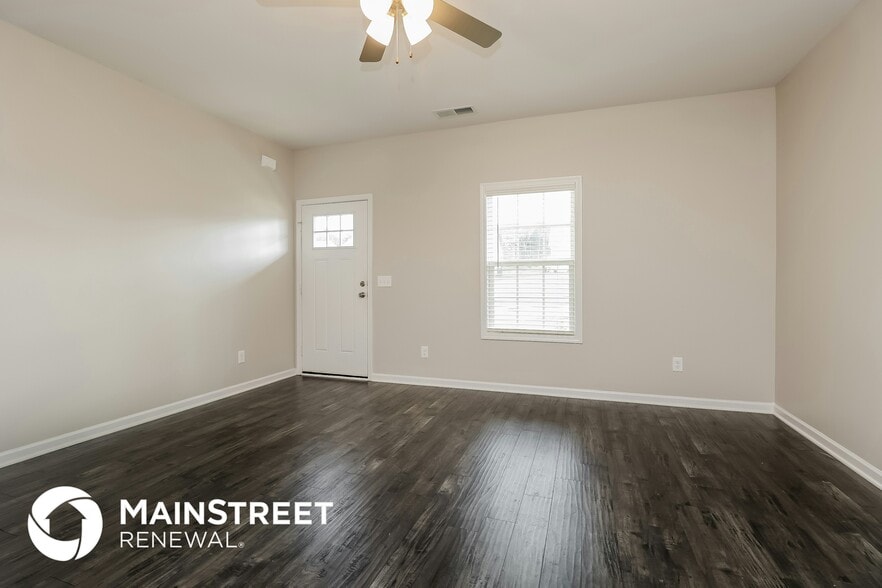 Building Photo - 735 Mitscher Dr