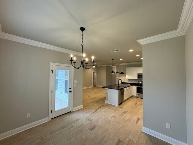 Building Photo - Like New Construction in Haughton...