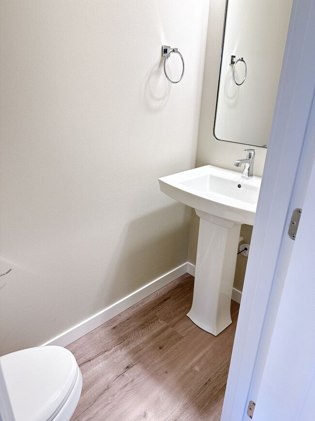 Building Photo - Available February 1st! Newer, Energy-Efficient 3 bdrm, 2.5 bath in Bellingham