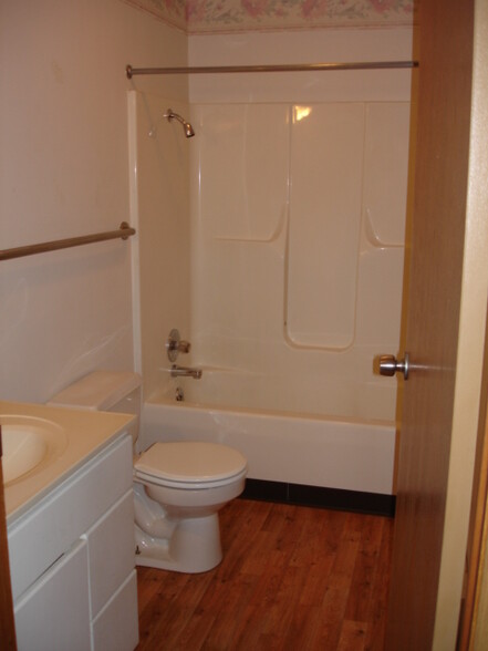 Bathroom - Unit 1R - 128 N Fairview St