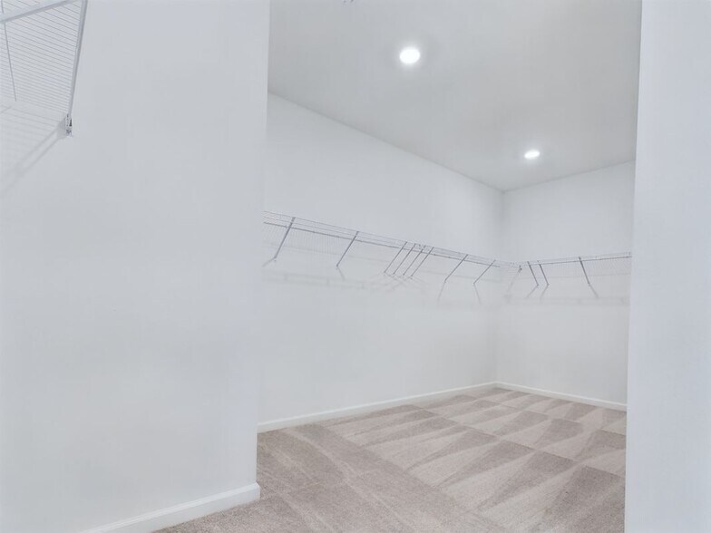 Building Photo - 6559 SW 89th Loop