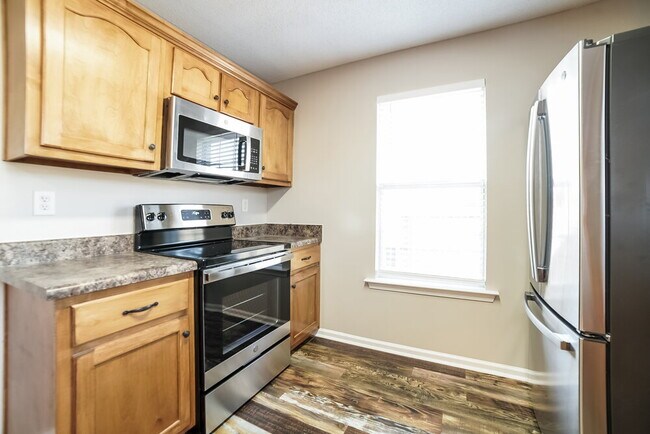 Building Photo - 78 Wren St