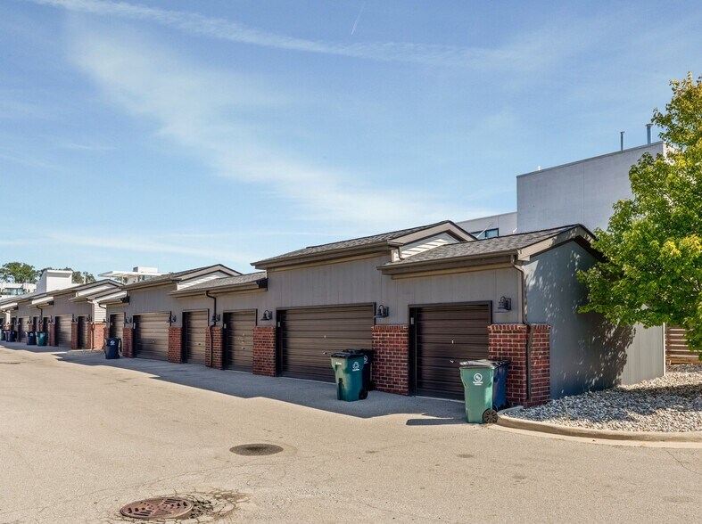 Building Photo - 1250 Diamond Ct