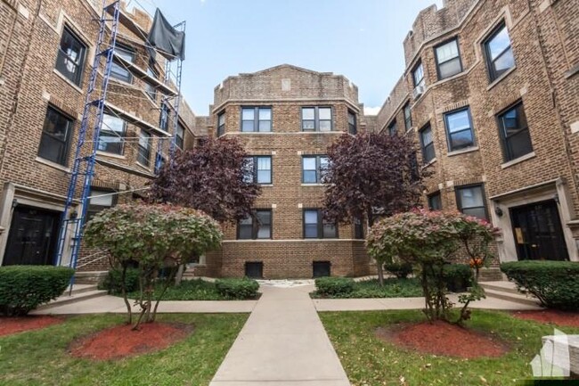 Primary Photo - 1 bedroom in Chicago IL 60657