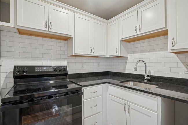 Building Photo - 3 Merrimack St