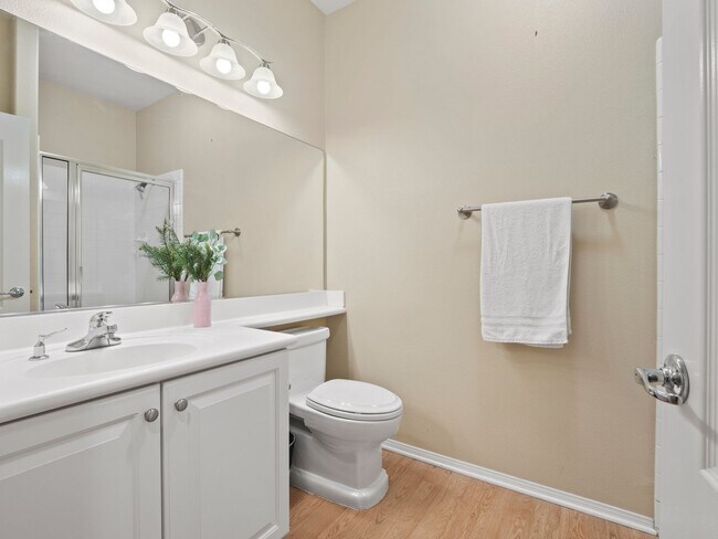 Building Photo - Cozy Stevenson Ranch Home on a Quiet Cul-D...