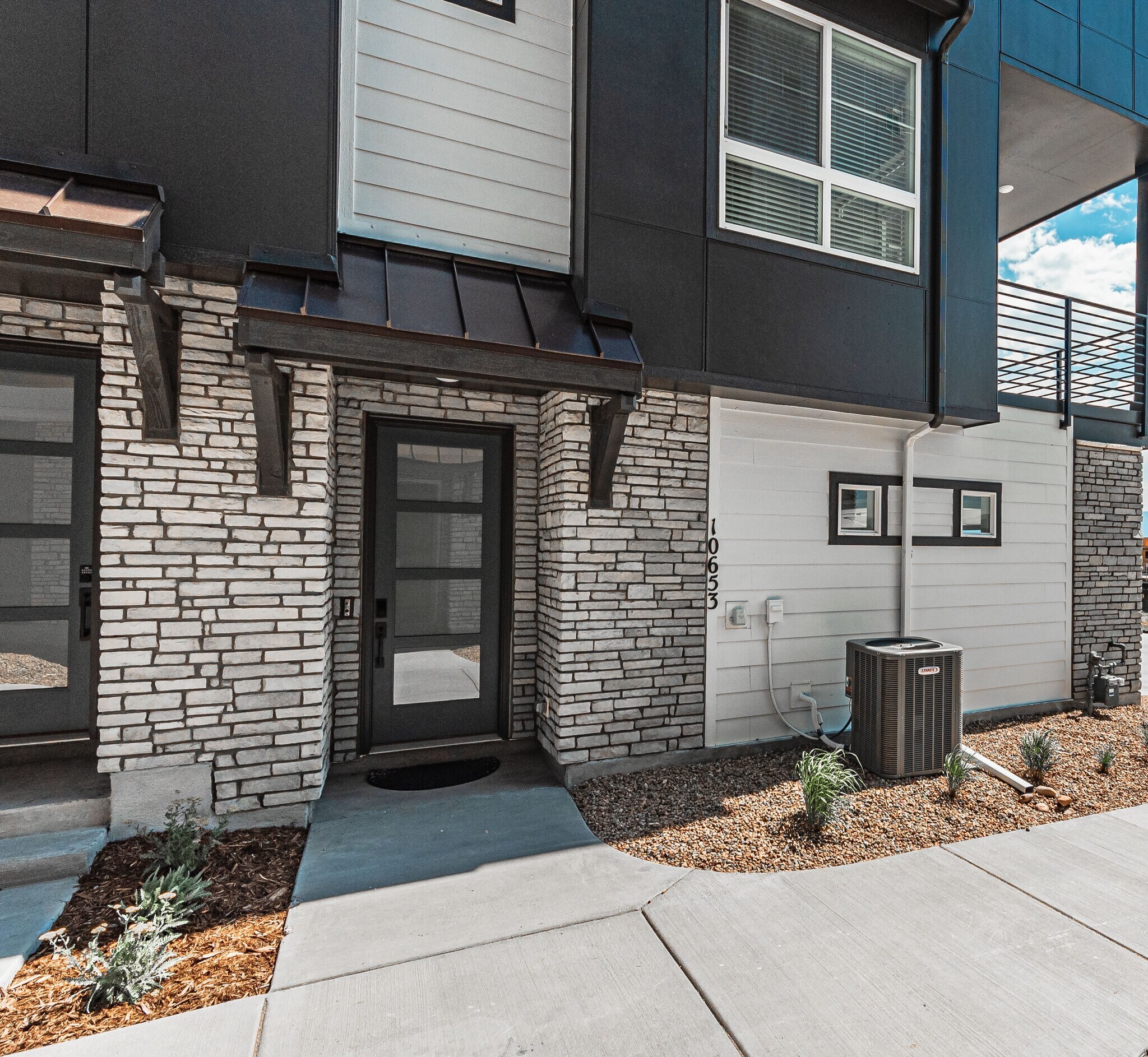 Building Photo - 10653 Columbite Hts