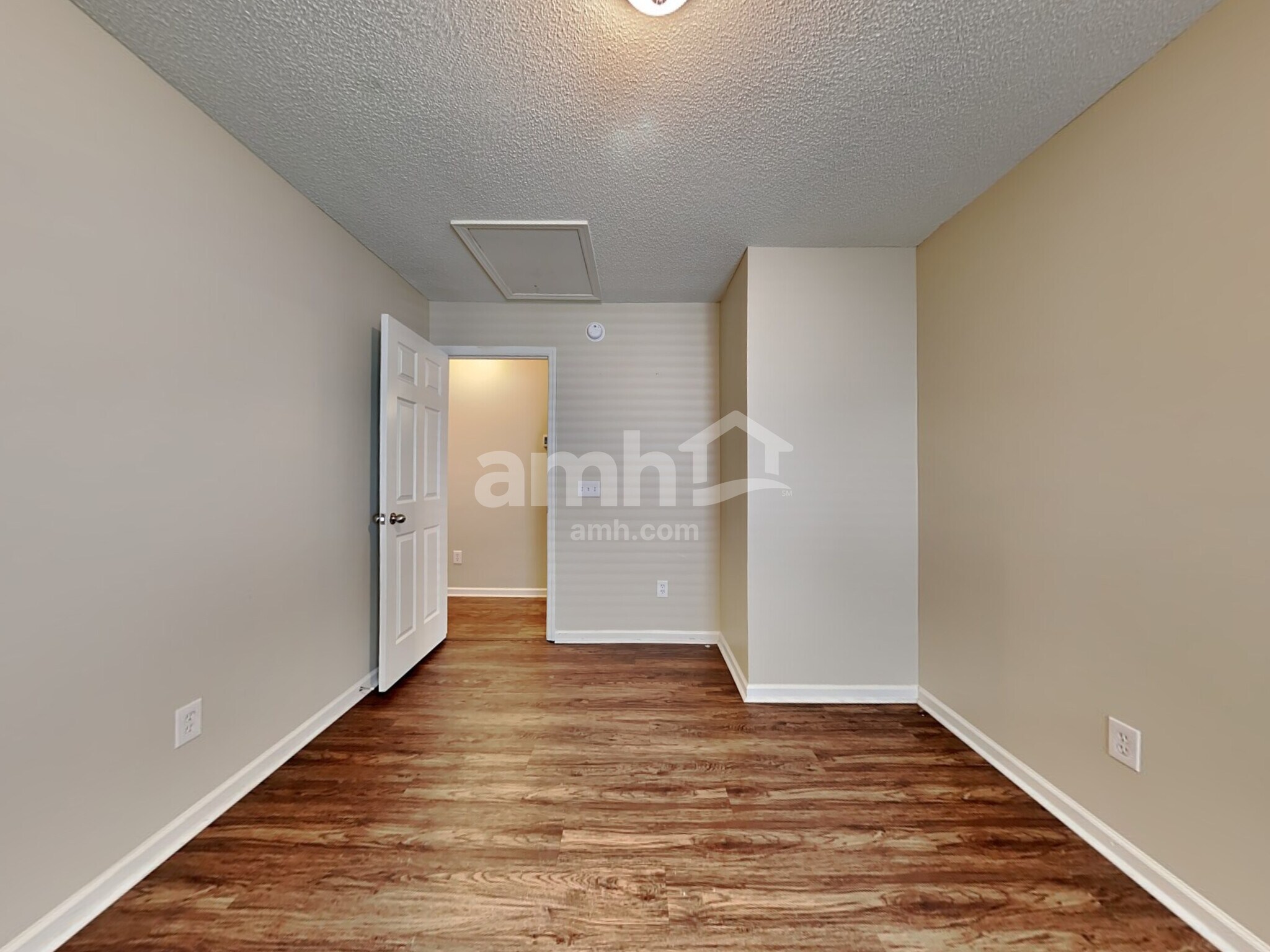 Building Photo - 110 Tyron Rd