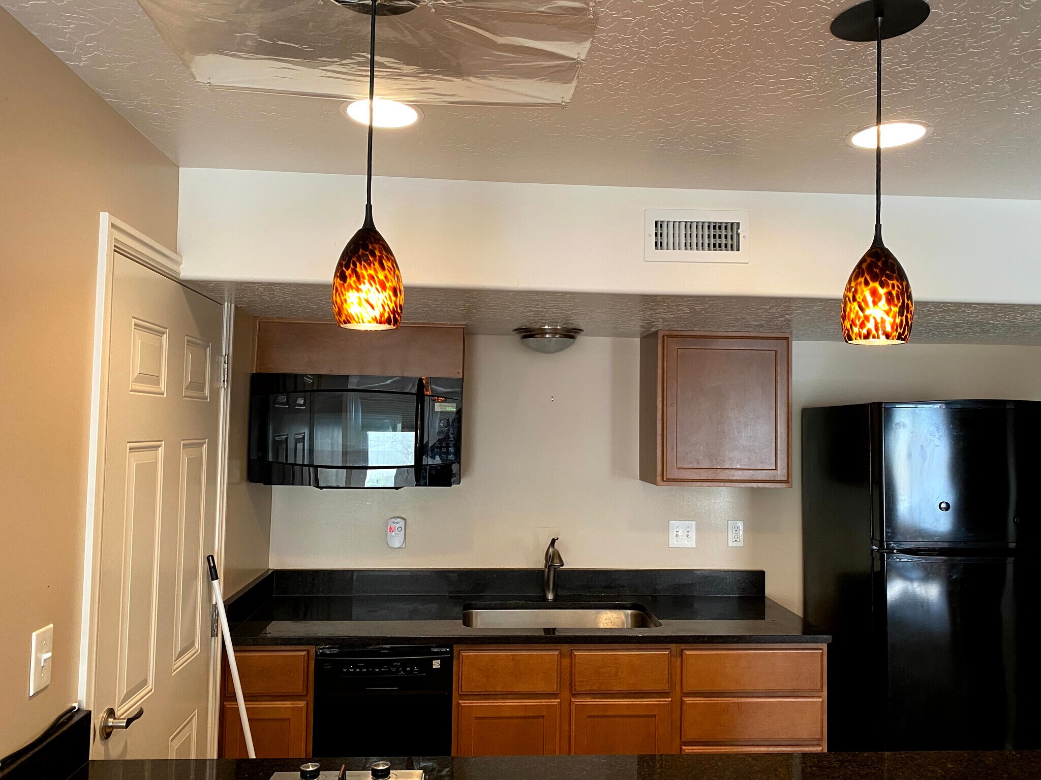 Kitchen in Basement - 11006 S Maple Forest Way