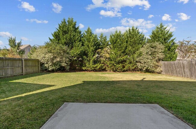 Building Photo - Charming 4-Bed Home in Durham with Fenced-...