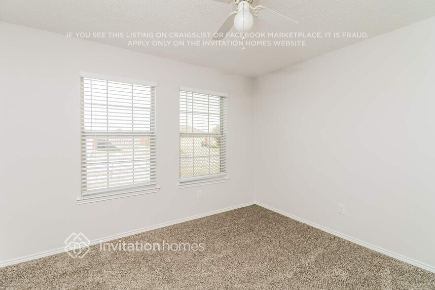 Building Photo - 920 McKavett Dr
