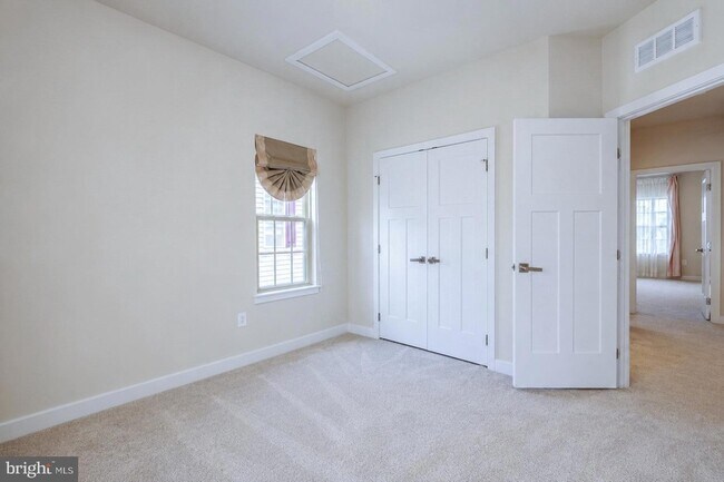Building Photo - 8032 Spring Arbor Dr