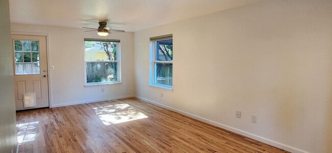 Building Photo - 3 bed 2.5 bath Single Family Home, Monroe ...