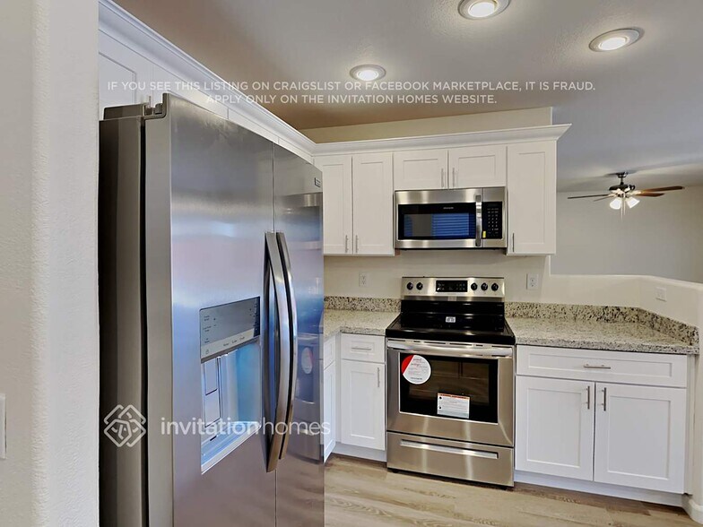 Building Photo - 41640 W Sunland Dr