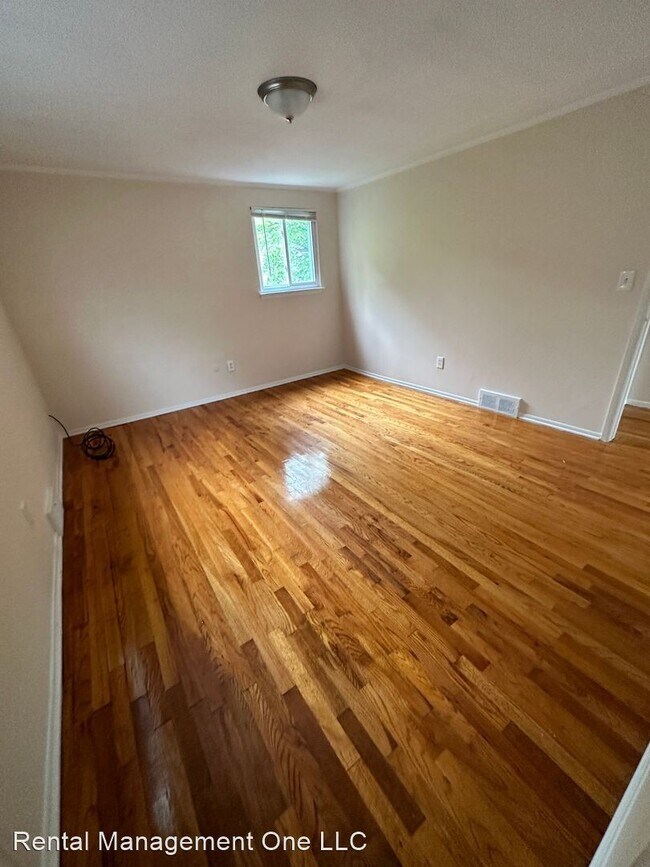 Building Photo - 3 br, 2 bath House - 30201 Canterbury Dr.