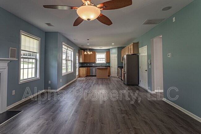 Building Photo - 504 Collingsworth Ln