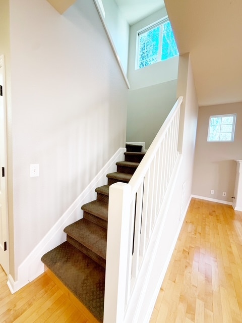 Building Photo - 32 NE Sunset St