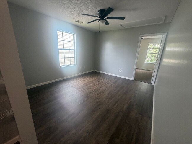 Building Photo - 1755 Polaris Dr