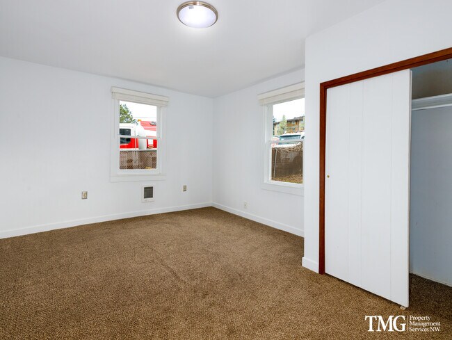 Building Photo - 1413 NE 136th St