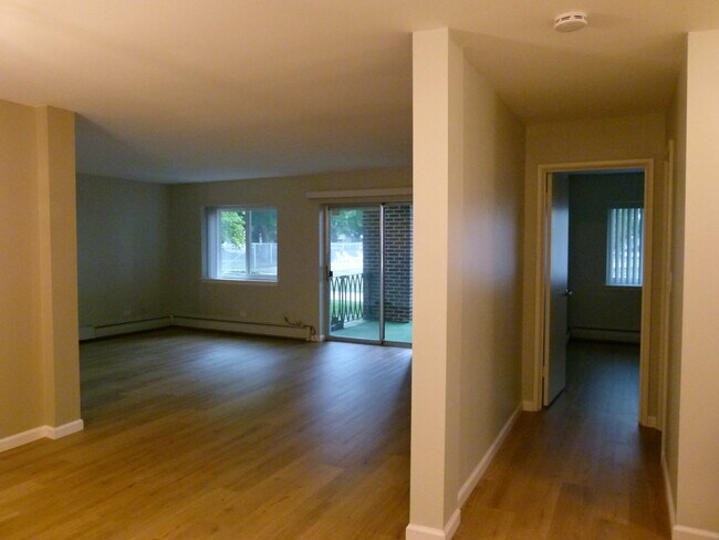 Building Photo - 535 S Cleveland Ave