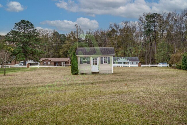 Building Photo - Executive Style Rental in Red Oak