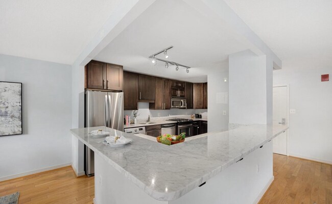 Building Photo - Beautiful Three-Bedroom Apartment In Tacom...