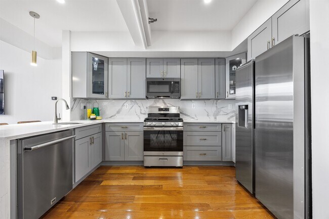 Building Photo - 300 Communipaw Ave
