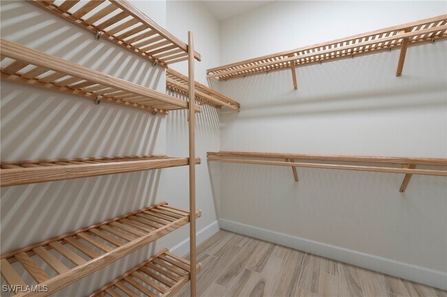 Building Photo - 6988 Saona CT