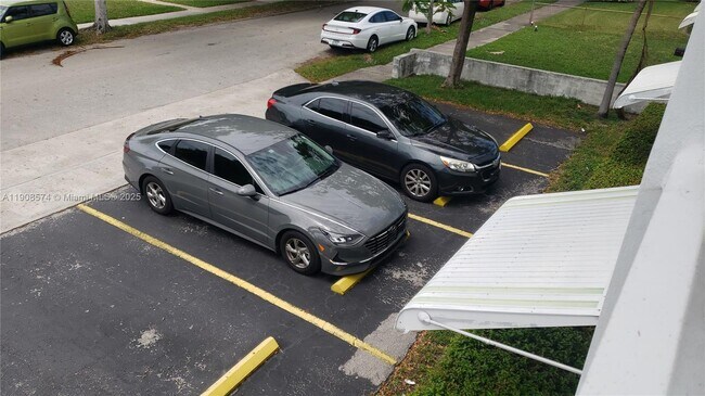 Building Photo - 1715 Wiley St