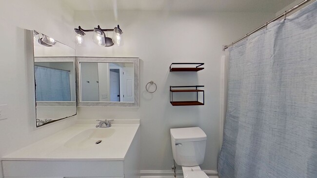 Building Photo - X Culloden More Ct