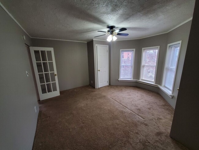 Building Photo - 8 Linwood Pl