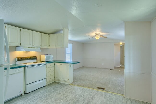 Building Photo - Ocean View 2BR/2BA Home – Updated Bath, St...