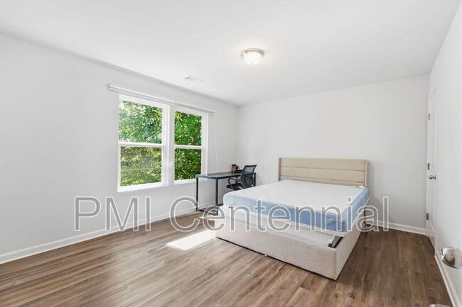 Building Photo - 1120 Wedgewood Dr NW