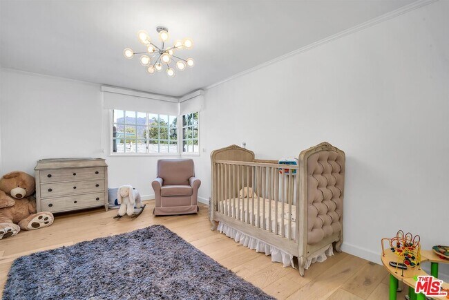 Building Photo - 2324 Banyan Dr