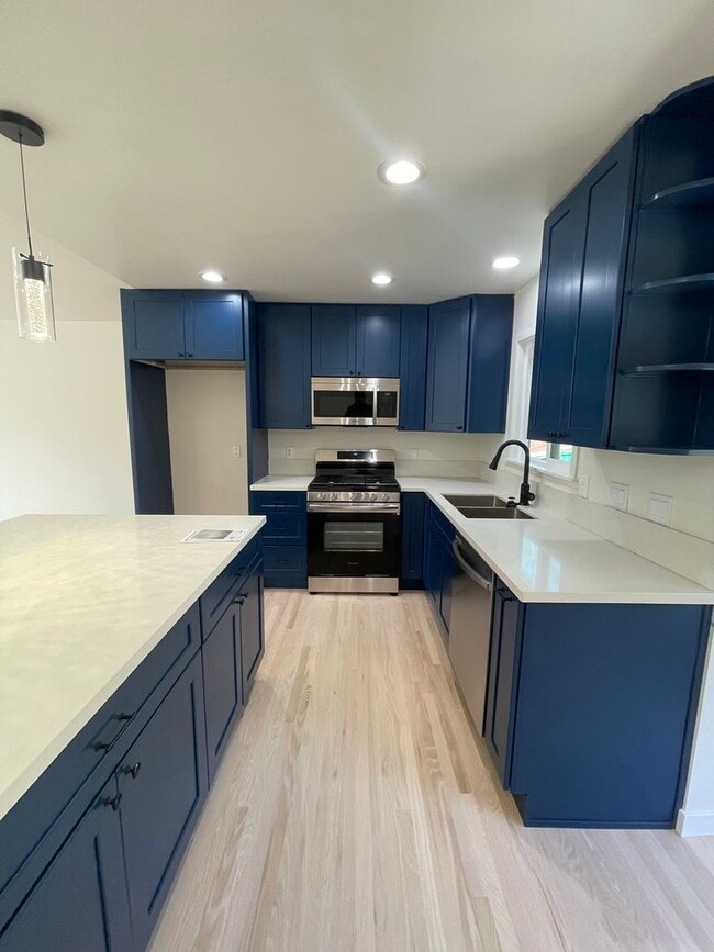 Building Photo - **Beautifully Remodeled 2 Story Home In Co...