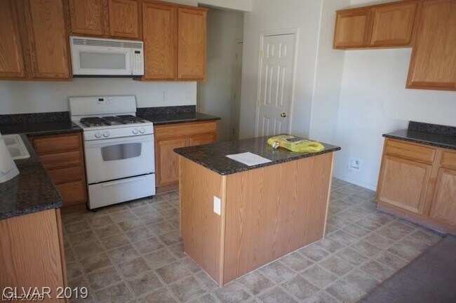 Building Photo - 5613 Clotidle Soupert Ct