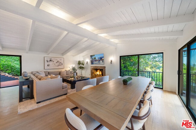 Building Photo - 9305 Beverlycrest Dr