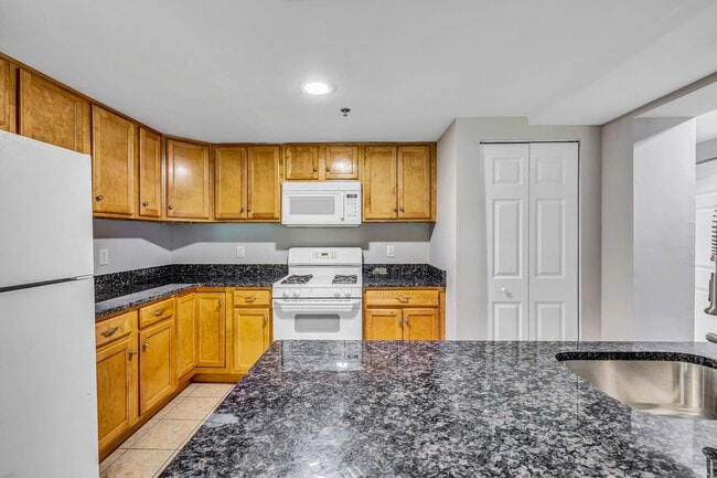 Building Photo - Summit Ridge