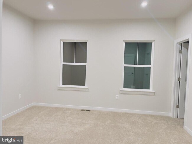 Building Photo - 24158 Thurso Sq