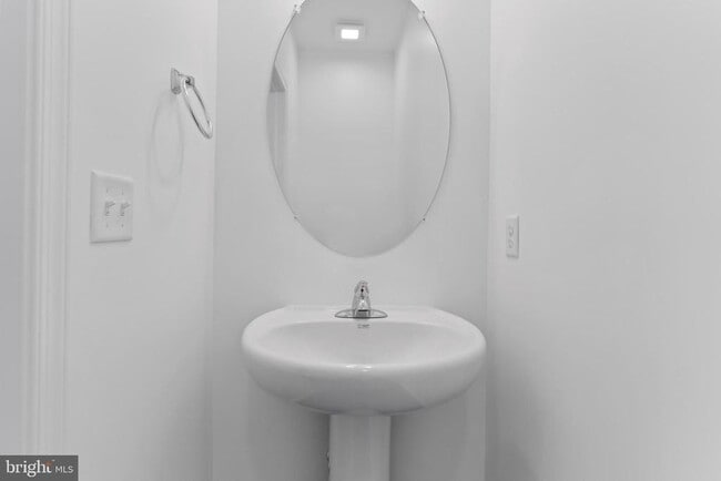 Building Photo - 37 S 19th St